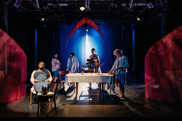 Past Internetting: On MADONNA col BAMBINO