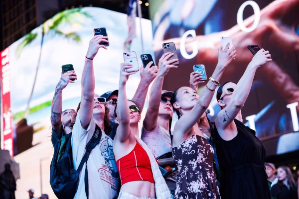 Noa Weiss on AMERICAN IDLE by Maia Chao choreographed by Lena Engelstein